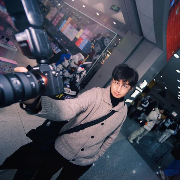 贤旭说说车头像