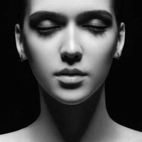 第四纬度805头像