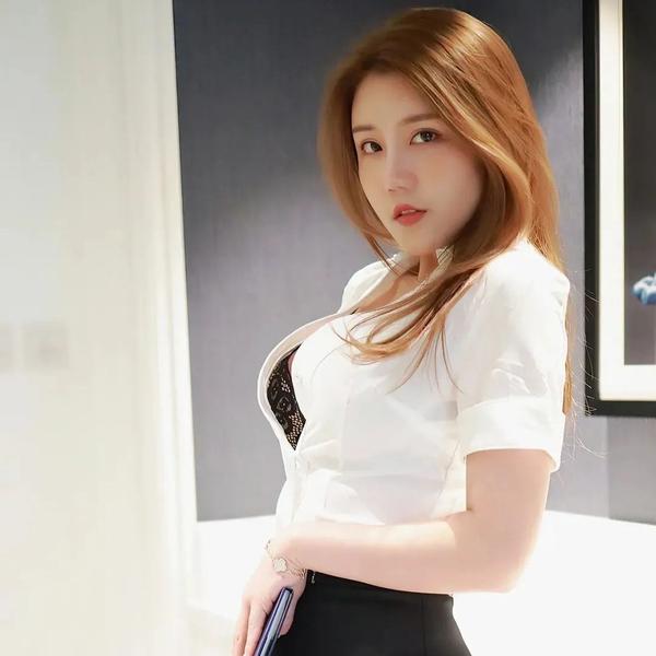 夕阳下的车影头像