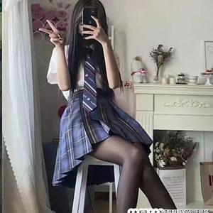 宾芯妍头像