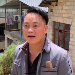 发哥摩的佬头像