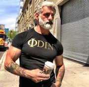 W先生不想说话的个人资料头像