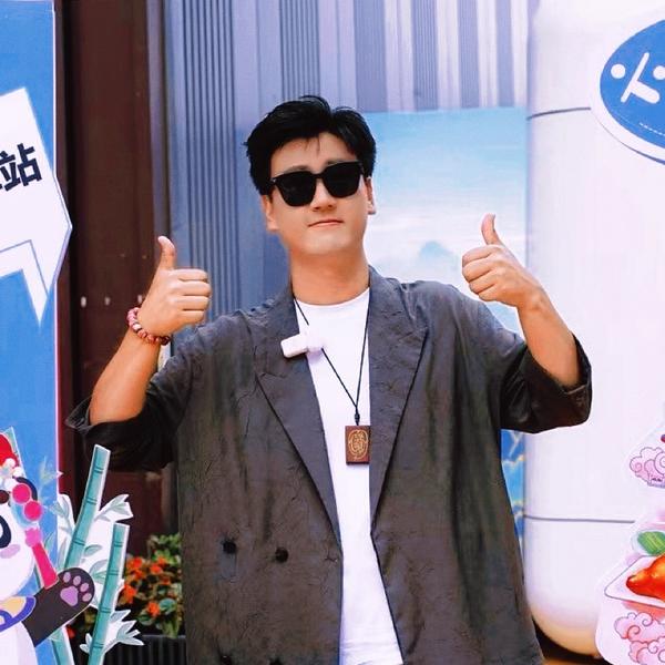 天亮道远方头像