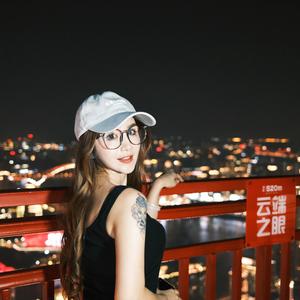 李芯儿头像