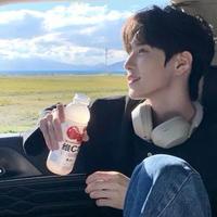 耳机各半共享心跳头像