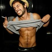 韩老鸨_的个人资料头像