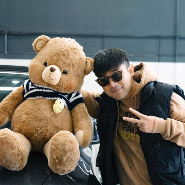 刘超人开电车头像