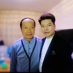 松展说何日彩云归头像