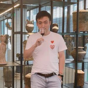 红酒掌柜踢桥王头像