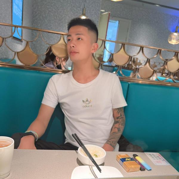 跪我面前喊上帝灬28993931头像