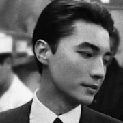 新渐琉璃的个人资料头像