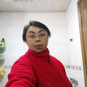 周英头像