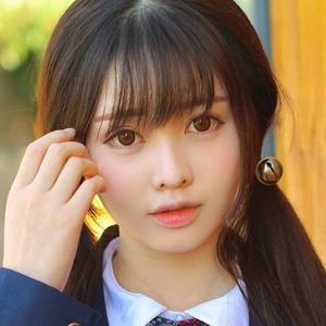 坦荡小婷爱摄影头像
