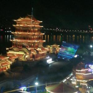 墨染轻裳头像