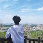 小新不吃蔬菜的个人资料头像