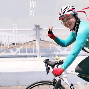 一个人跳舞🚲头像