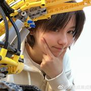 努力培养高冷气质的个人资料头像