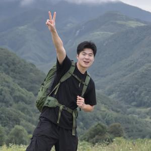 雨中领悟诗意的悟者