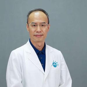 脊柱侧弯与微创肖主任头像