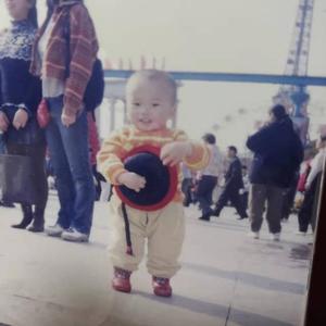 行走的汤姆法头像