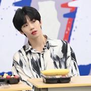 undefined的个人资料头像