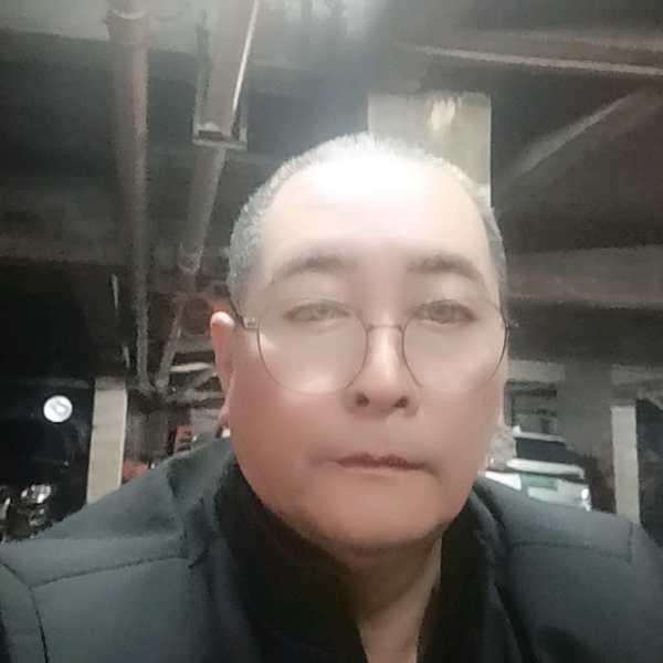 邹哥首播头像