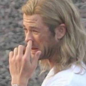 爱思考的小王观天下头像