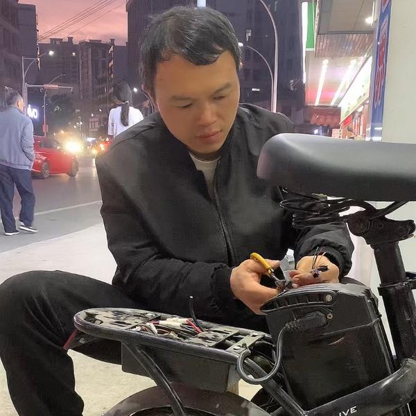 愿好摩托车维修头像