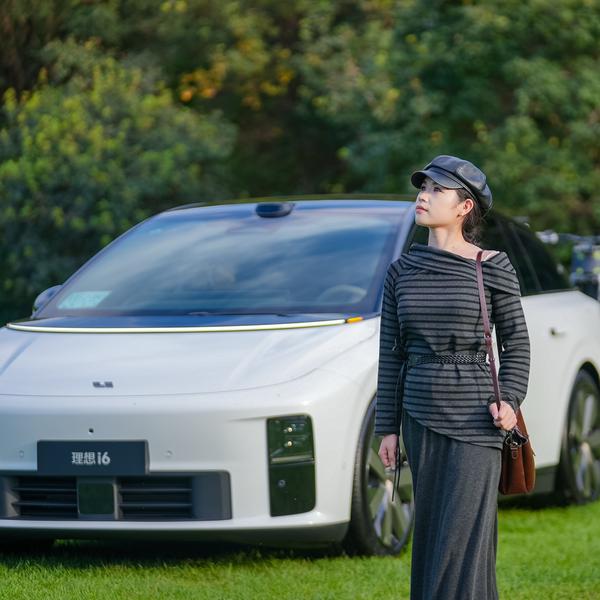 理想迷妹小可乐头像