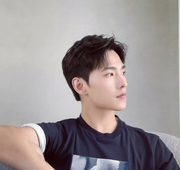 哇是杨洋诶的个人资料头像