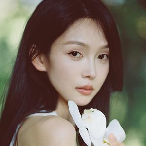 臭美的十元头像