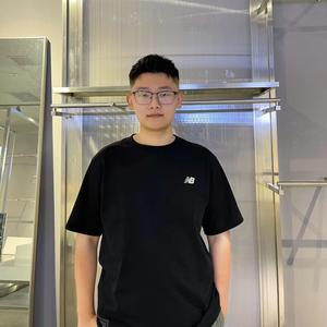 邱逢春头像