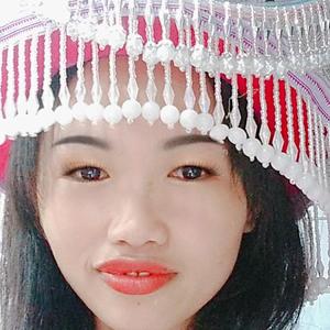 小玖云南人在肇庆摆地摊头像