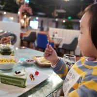 东西南北风5751头像
