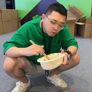 陈陈叨叨叨头像