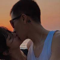 用户1978273951955头像