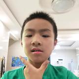 蹦迪的成蚂蚁头像