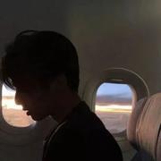 爱看黑丝的上海纯情男高的个人资料头像