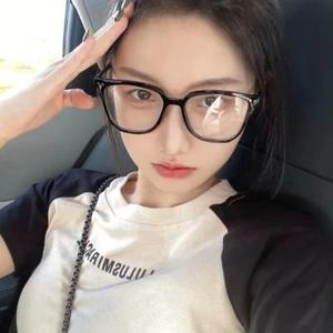 扒拉女神0头像