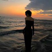 旧寂的个人资料头像