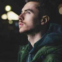 一切随缘80831头像