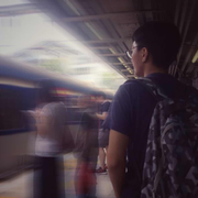 Mox局限了的个人资料头像