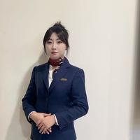 长春金山红旗何鸿月头像