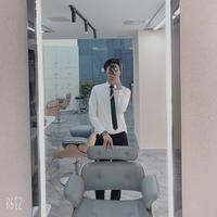 Audi优雅小哥头像