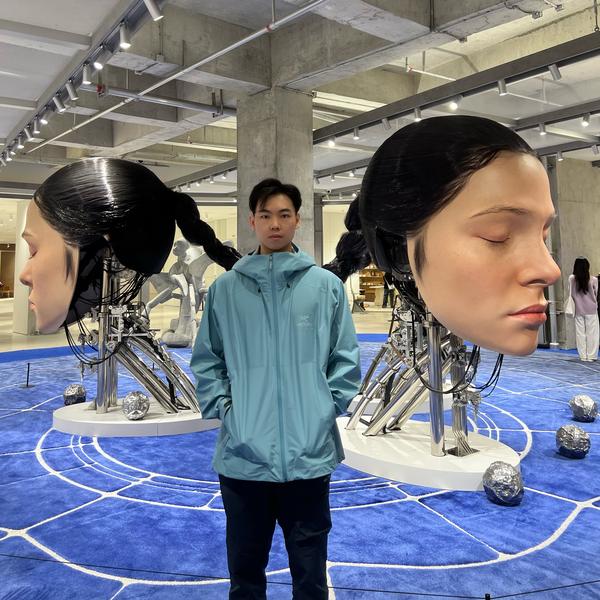 米奇老味钊掂头像