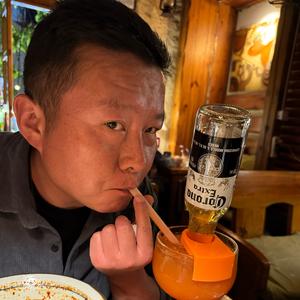 云南三菜一汤头像