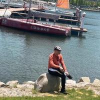 上海本地牙叔polo头像