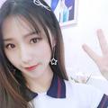 闪着光的林小姐头像