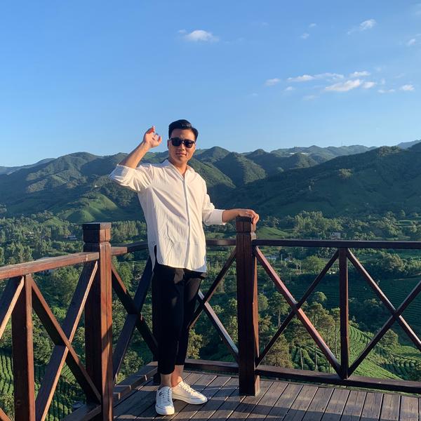 信阳君诚好车头像