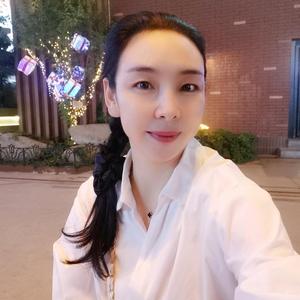 热爱婚礼的小姐姐头像